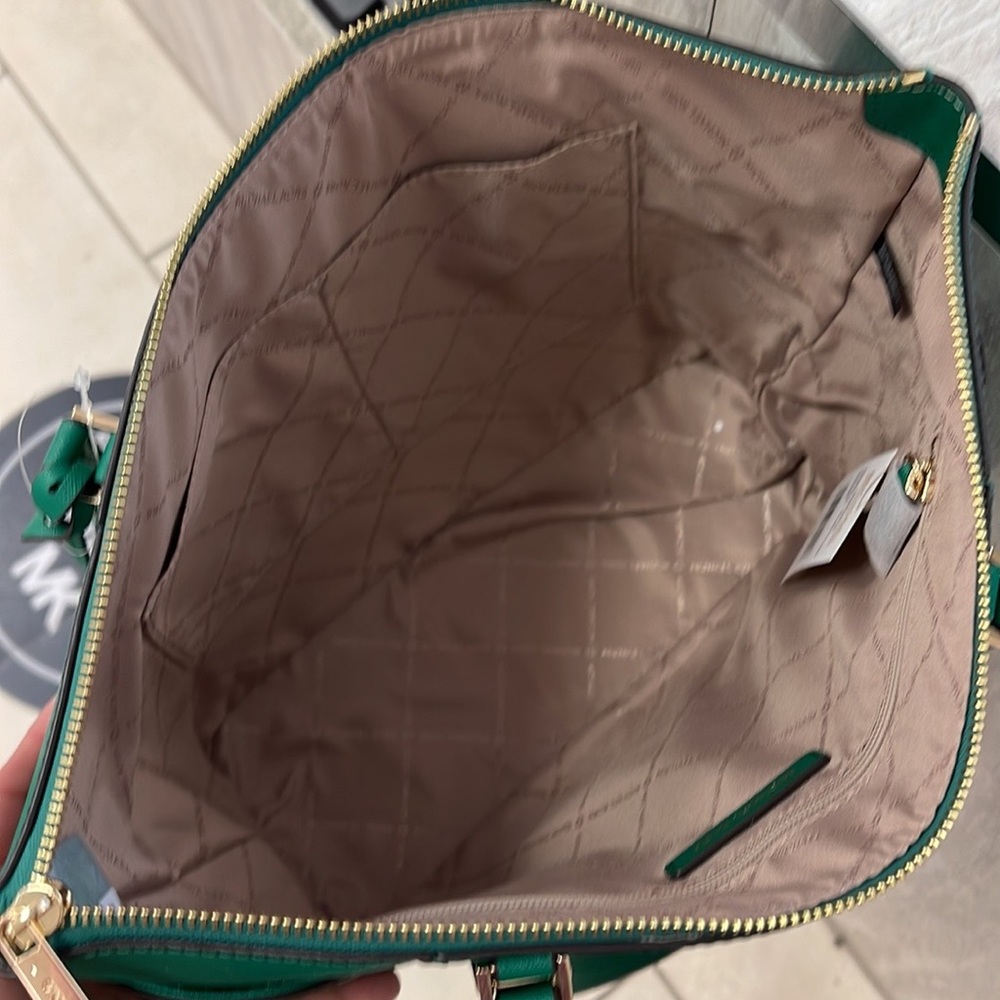 MICHAEL KORS Charlotte Large Leather Top-Zip Tote
Palmetto Green 
NWT - Picture 11 of 16